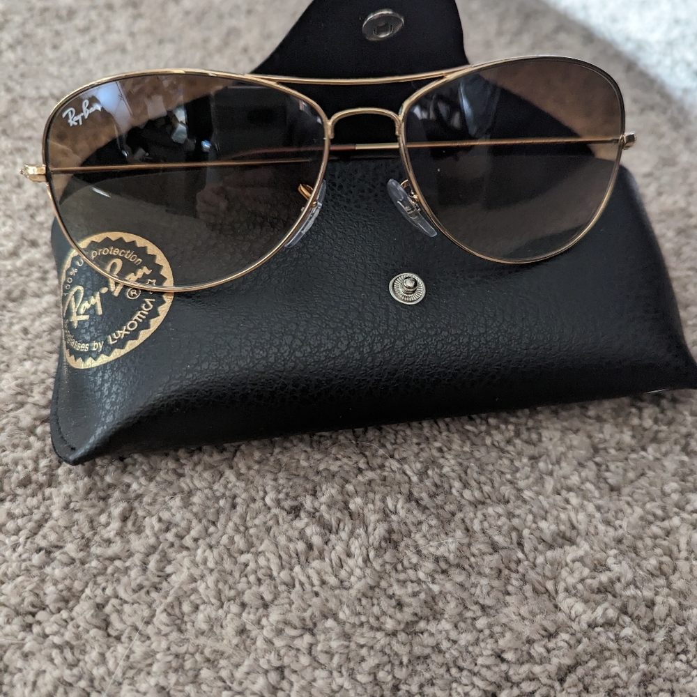 Ray-Ban Gold Cockpit (RB3362) sunglasses